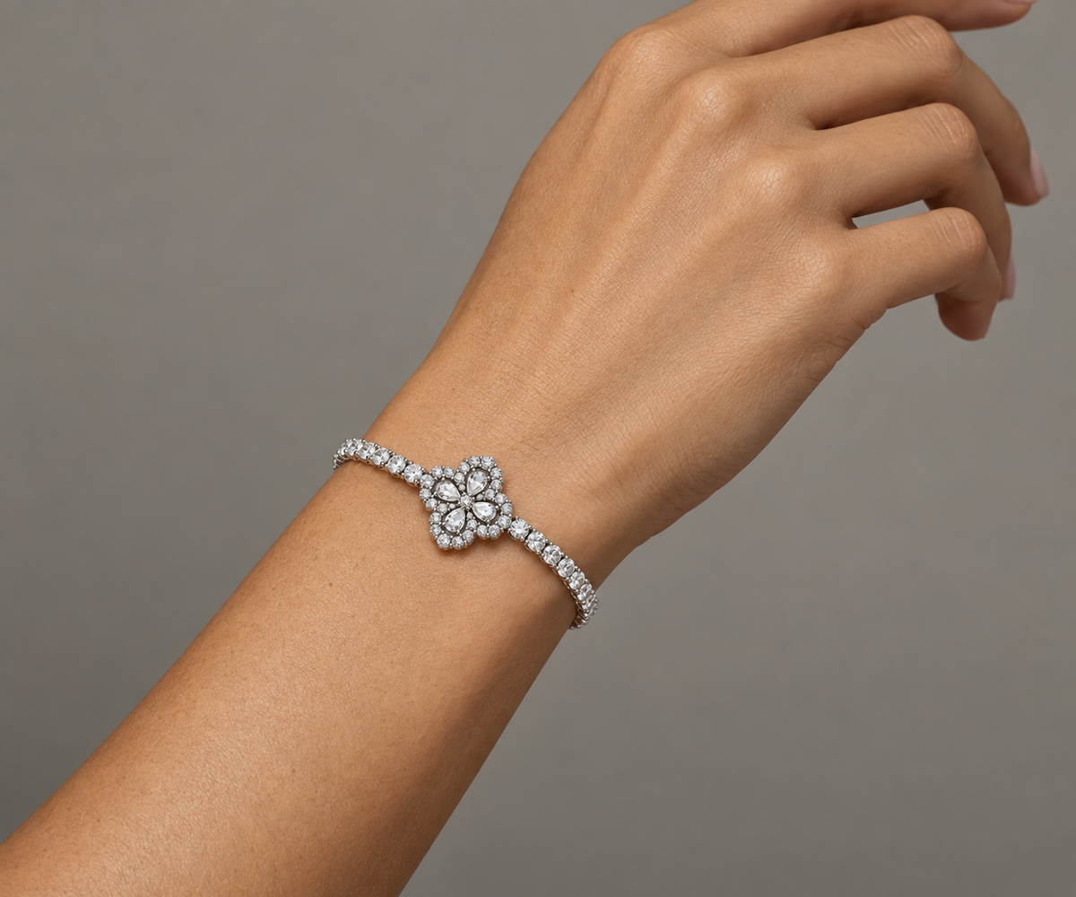 Stella Clover Bracelet
